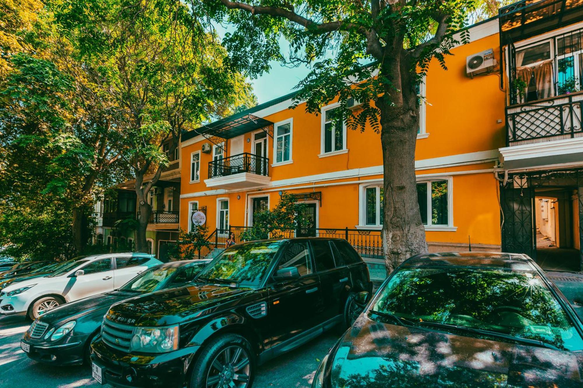 Hillside City Center Hotel Bakoe Buitenkant foto
