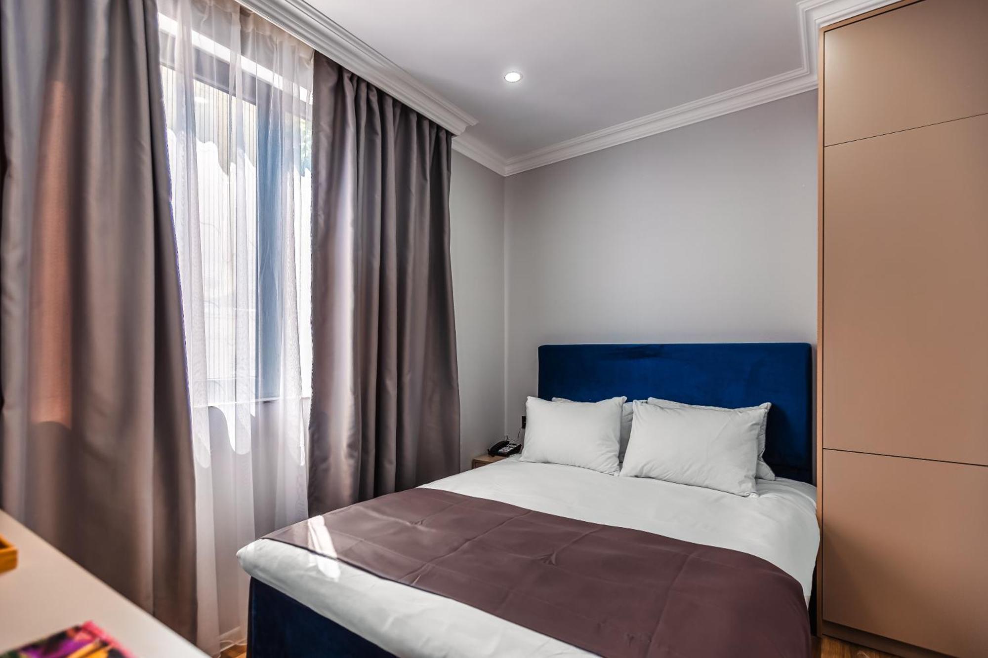 Hillside City Center Hotel Bakoe Buitenkant foto