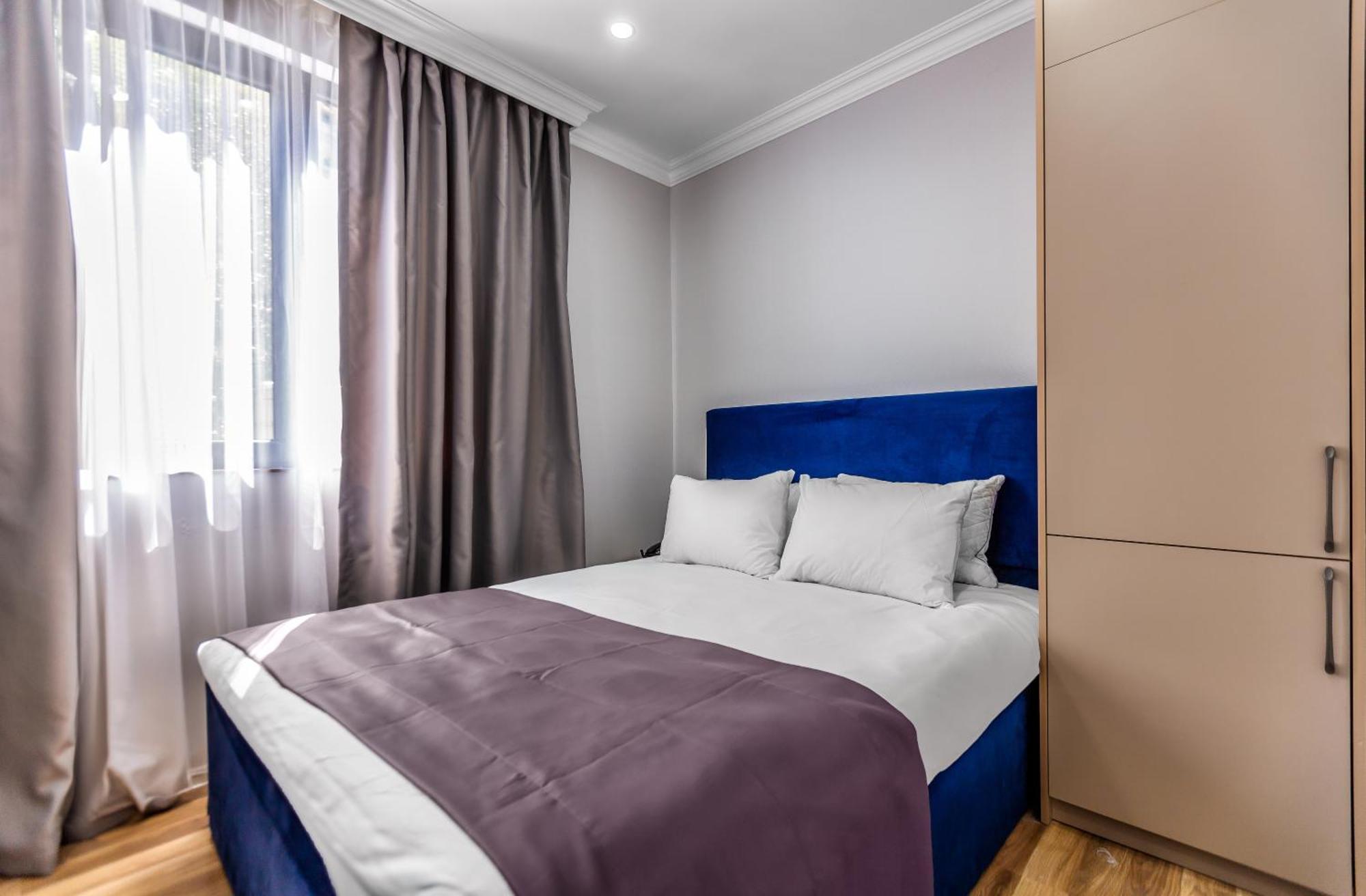 Hillside City Center Hotel Bakoe Buitenkant foto