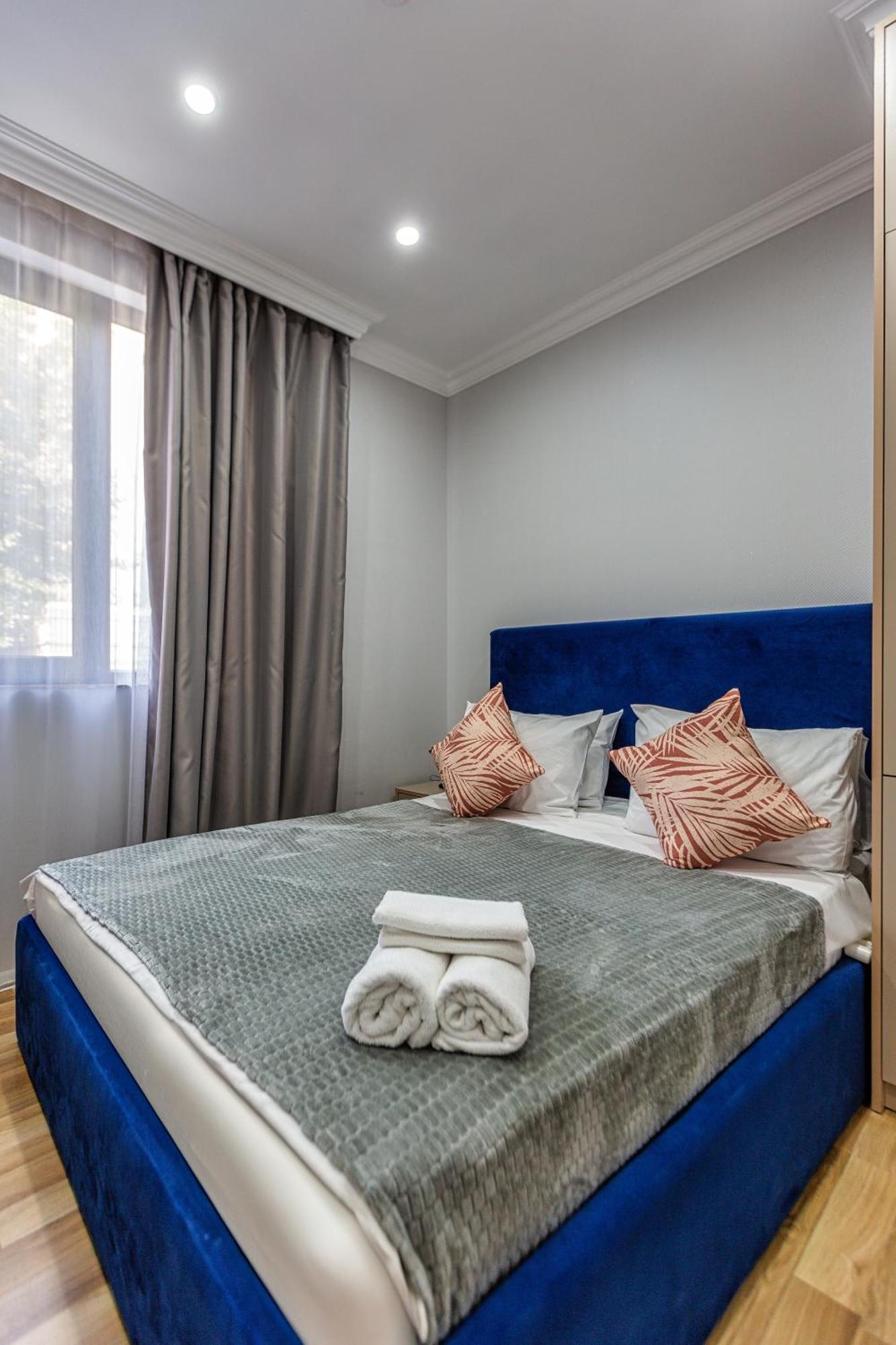 Hillside City Center Hotel Bakoe Buitenkant foto