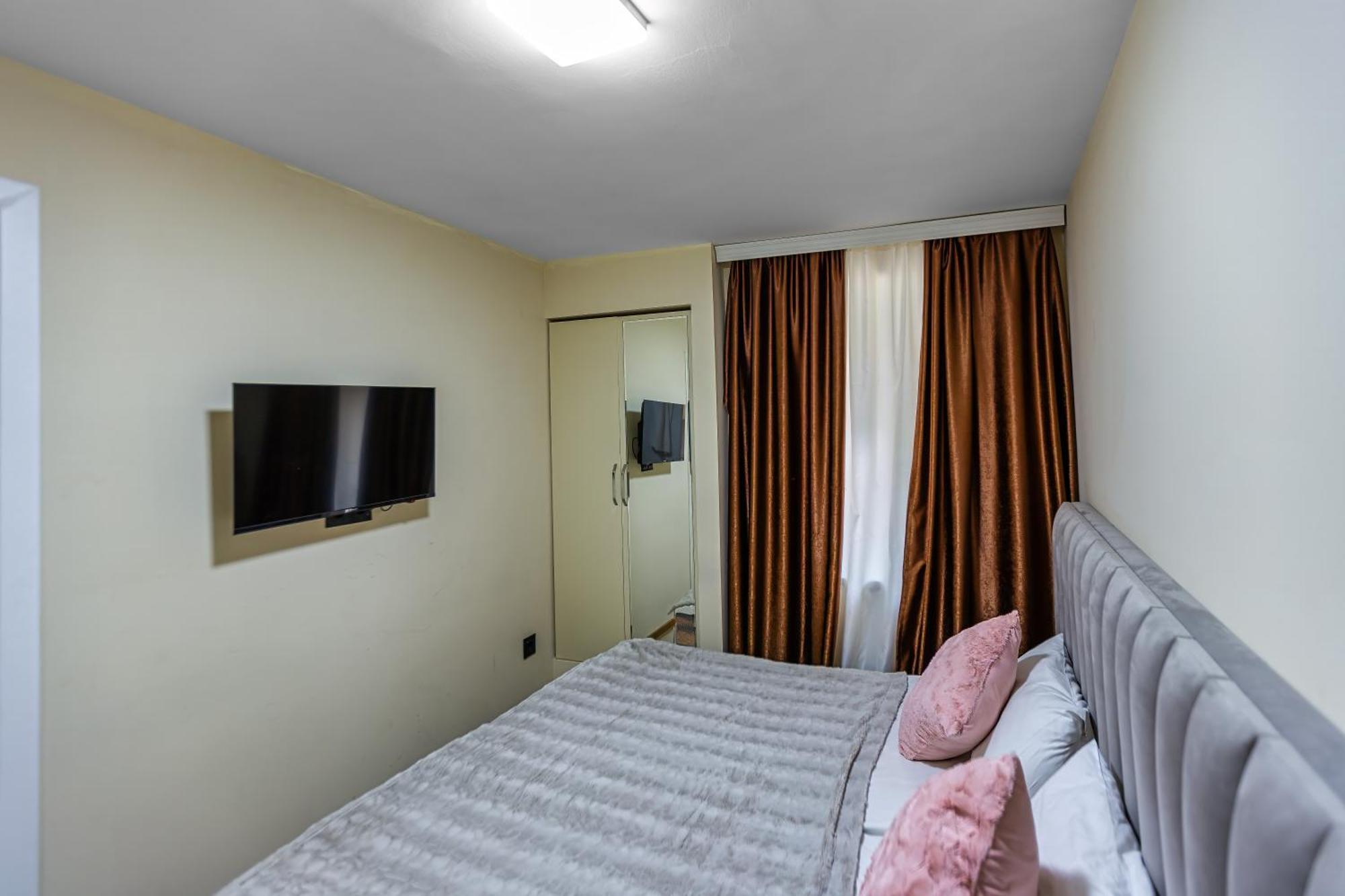 Hillside City Center Hotel Bakoe Buitenkant foto